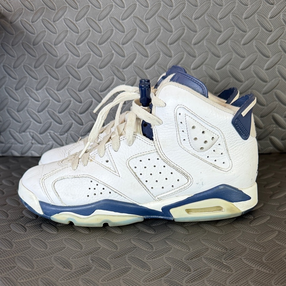 Nike Air Jordan 6 Retro Size 6.5Y / Women’s Size 8 White Midnight Navy